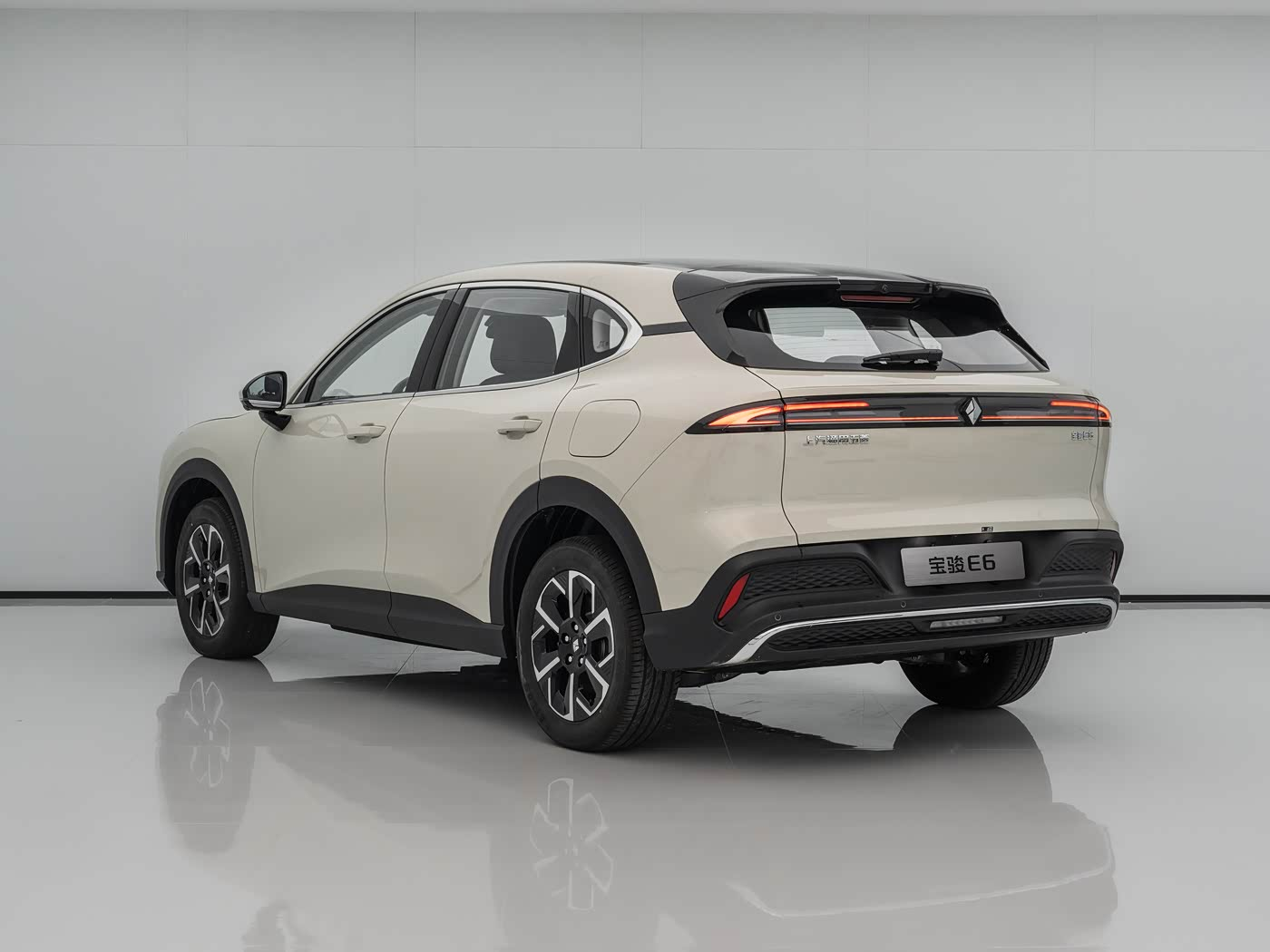 1400x1050_autohomecar__ChxpWGi5Z (1).png