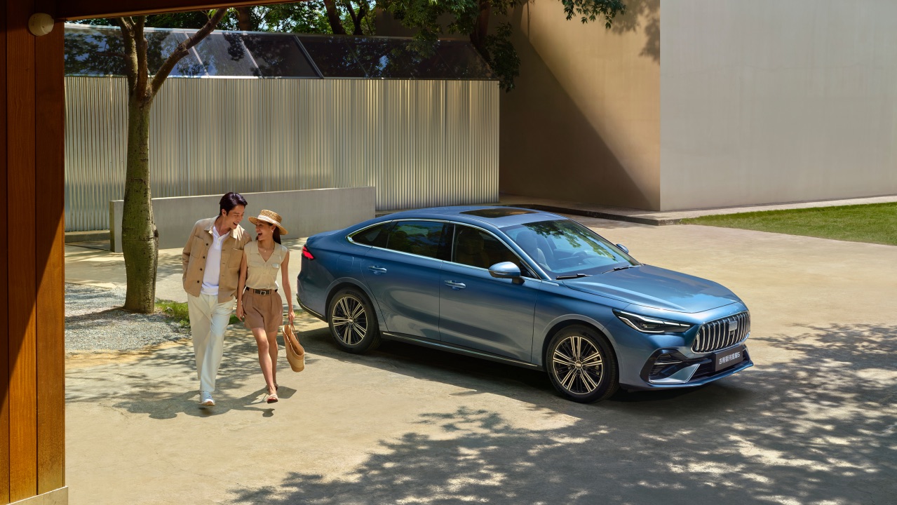 F-【新闻稿】新一代国民电混家轿吉利银河星耀6全球上市,限时6.88万元起639.jpeg F-【新闻稿】新一代国民电混家轿吉利银河星耀6全球上市,限时6.88万元起639.jpeg