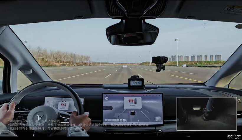 从车企车媒到车内直播，MOVMAX车内支撑杆为何备受喜爱