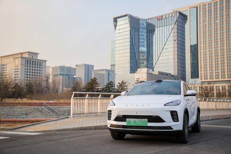 自动泊车界的顶流！星途ET5彻底治愈你的“停车焦虑症”