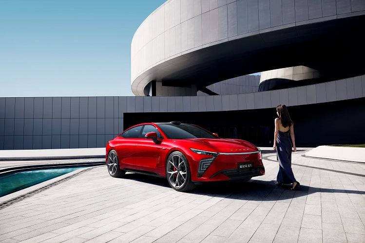 告别出行焦虑！星途ES猎鹰智驾以全场景实力，重新定义优雅