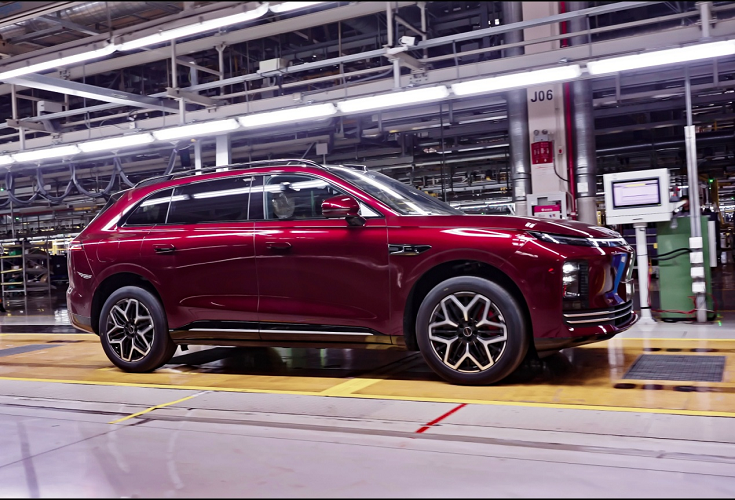 豪车同源品质 星途EX7首台量产车下线 航空级EMB技术落地