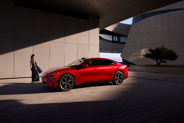 安全是最大的豪华，星途ES以极致安全重塑高端新能源价值标杆